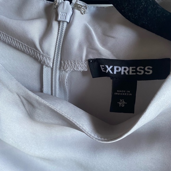 Express blouse. Beautiful 😍 - Picture 2 of 5